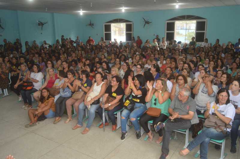 Profissionais da educação farão protestos no dia do aniversário da cidade